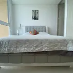 Modern Well-Equipped 4 Ppl Condo/5 Min Beach Walk