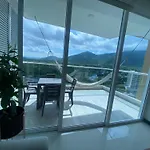Modern Well-Equipped 4 Ppl Condo/5 Min Beach Walk