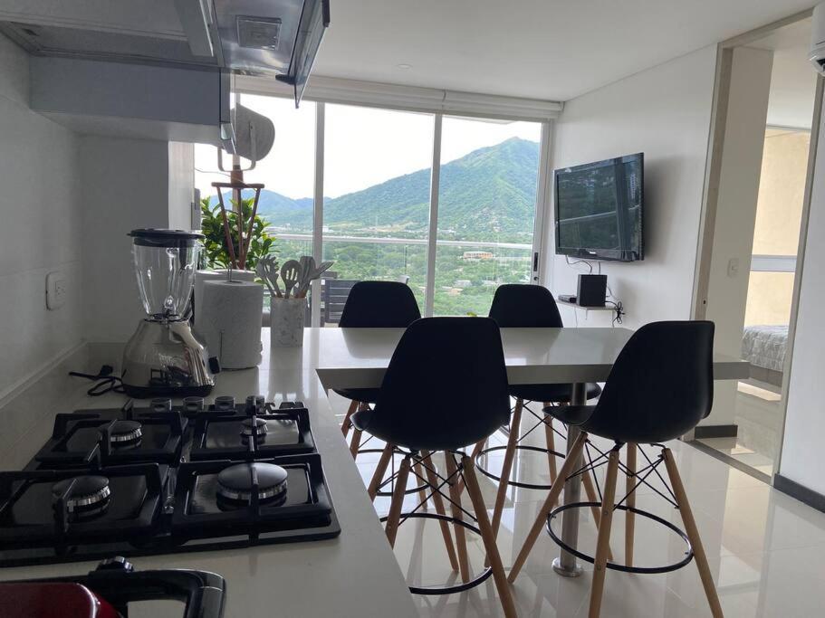 Modern Well-equipped 4 Ppl Condo/5 Min Beach Walk Santa Marta (Magdalena)
