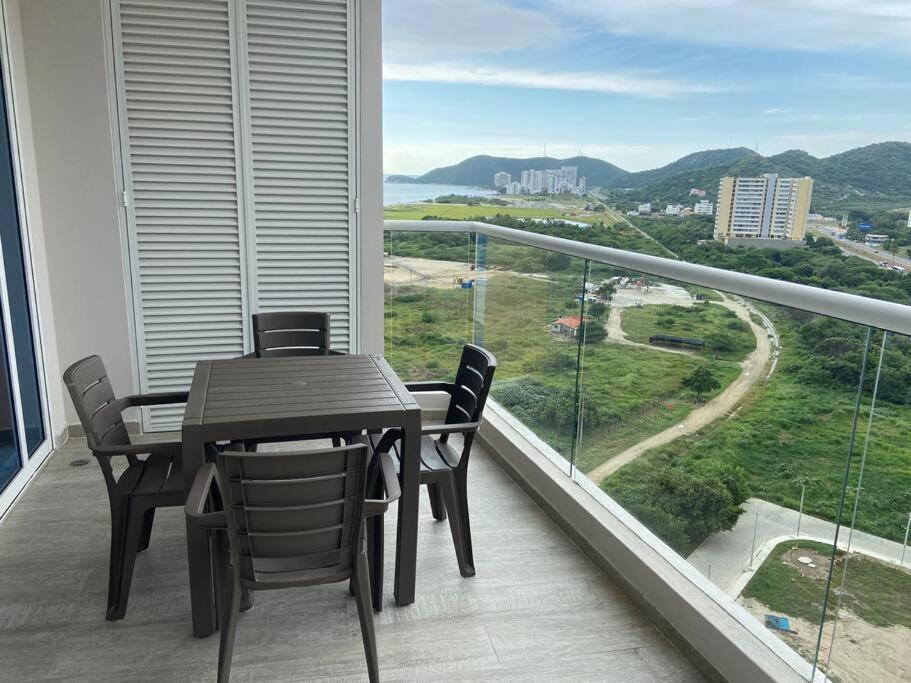 Modern Well-equipped 4 Ppl Condo/5 Min Beach Walk Apartment Santa Marta (Magdalena)