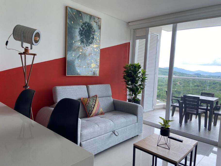 Modern Well-equipped 4 Ppl Condo/5 Min Beach Walk Apartment *