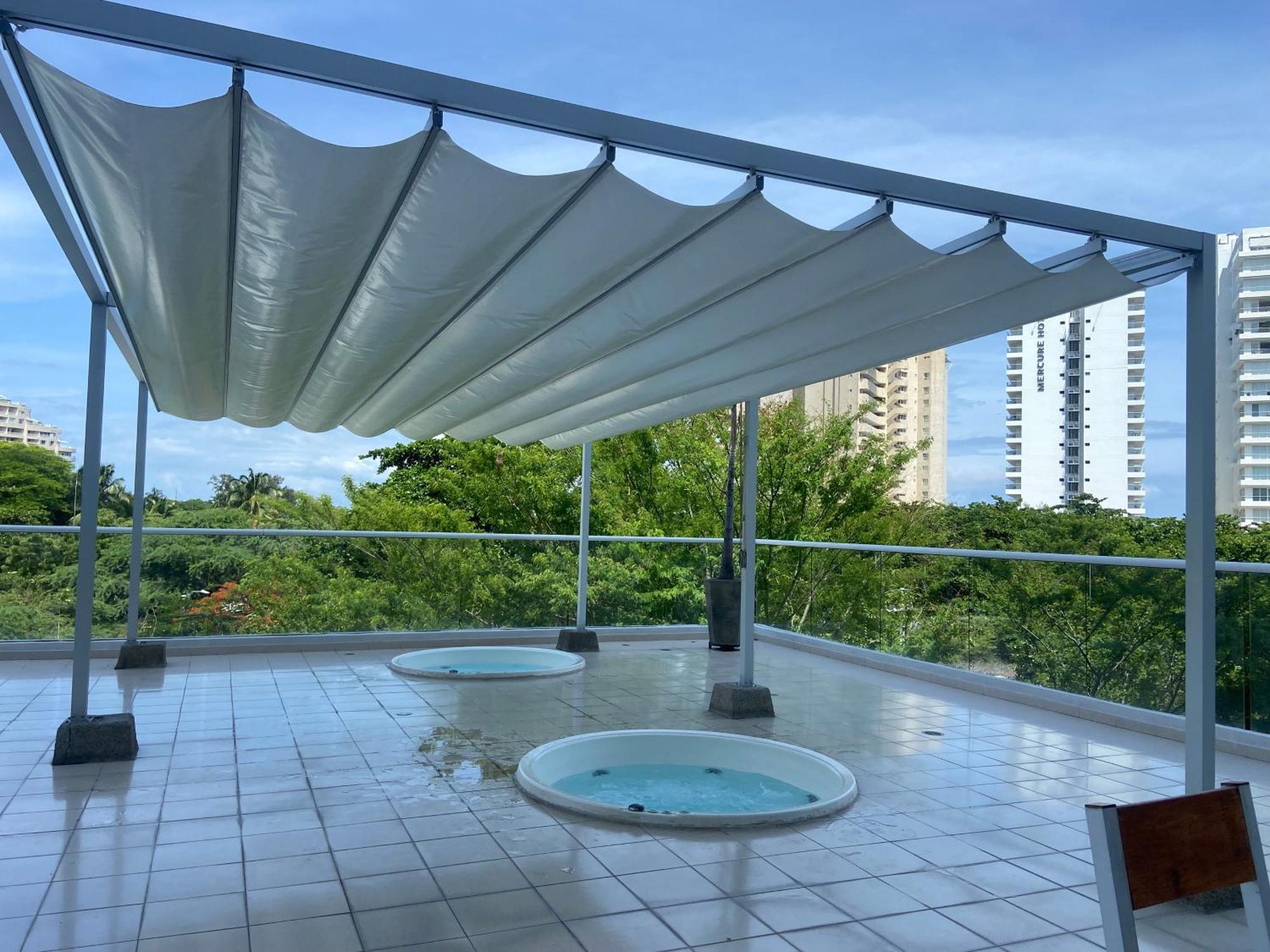 Apartment Modern Well-equipped 4 Ppl Condo/5 Min Beach Walk *
